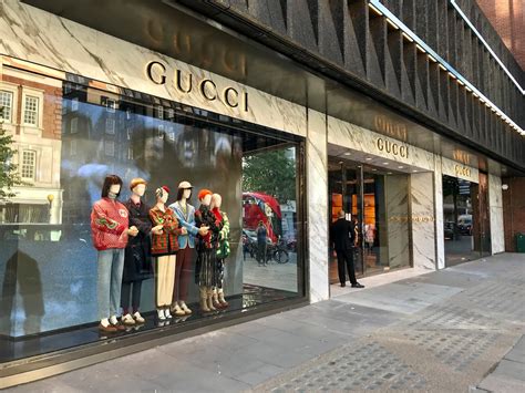 Shops with GUCCI in Lyon title